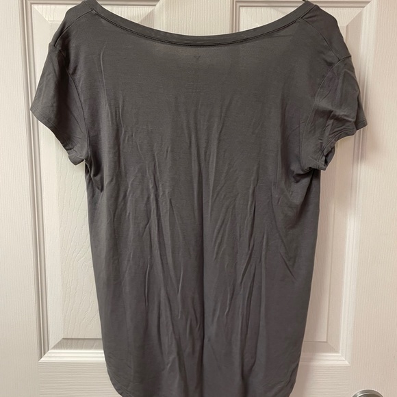 short sleeve tee - Picture 2 of 2